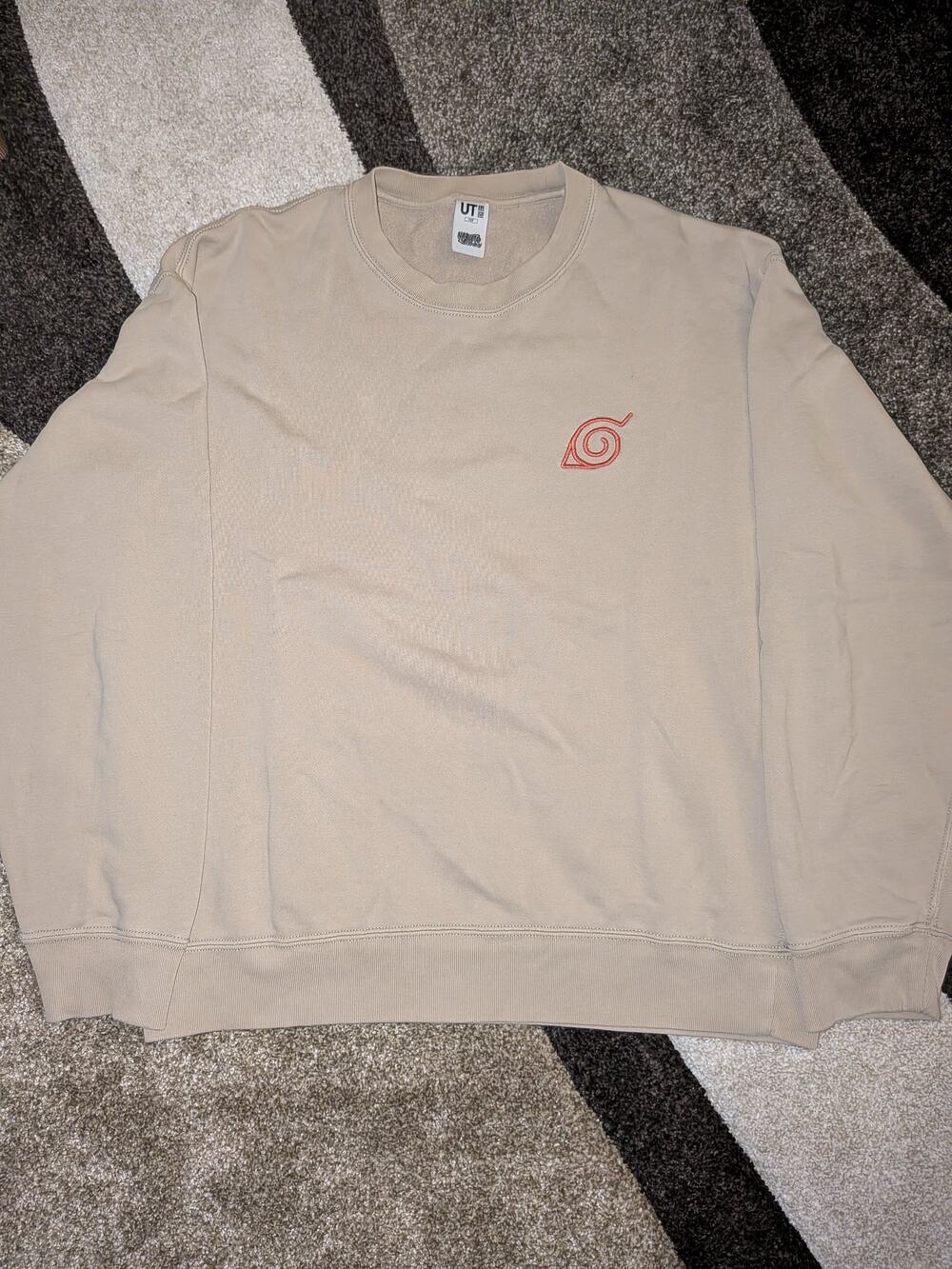 Uniqlo UT Naruto Shippuden Crewneck Sweatshirt Mens Small Tan Leaf Village